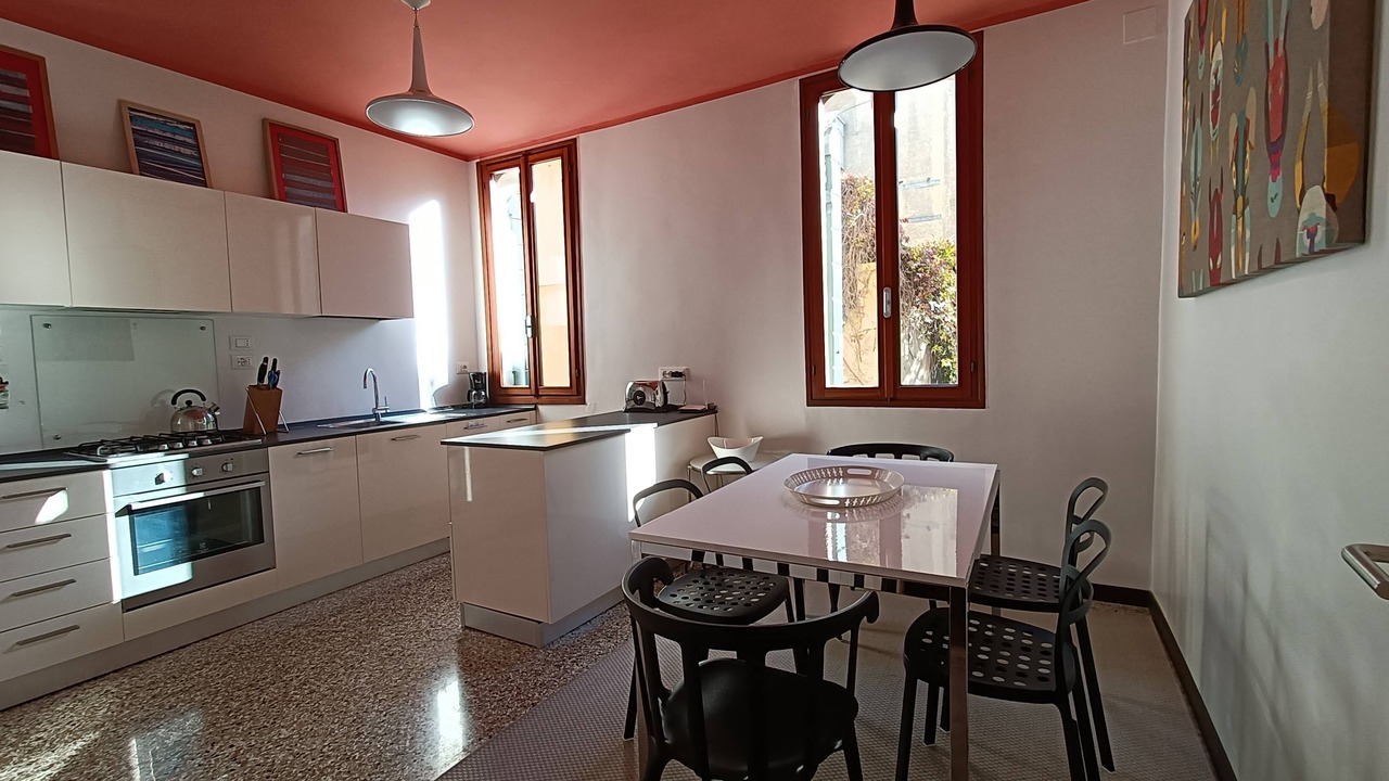 Photo of Kitchen in Dorsoduro