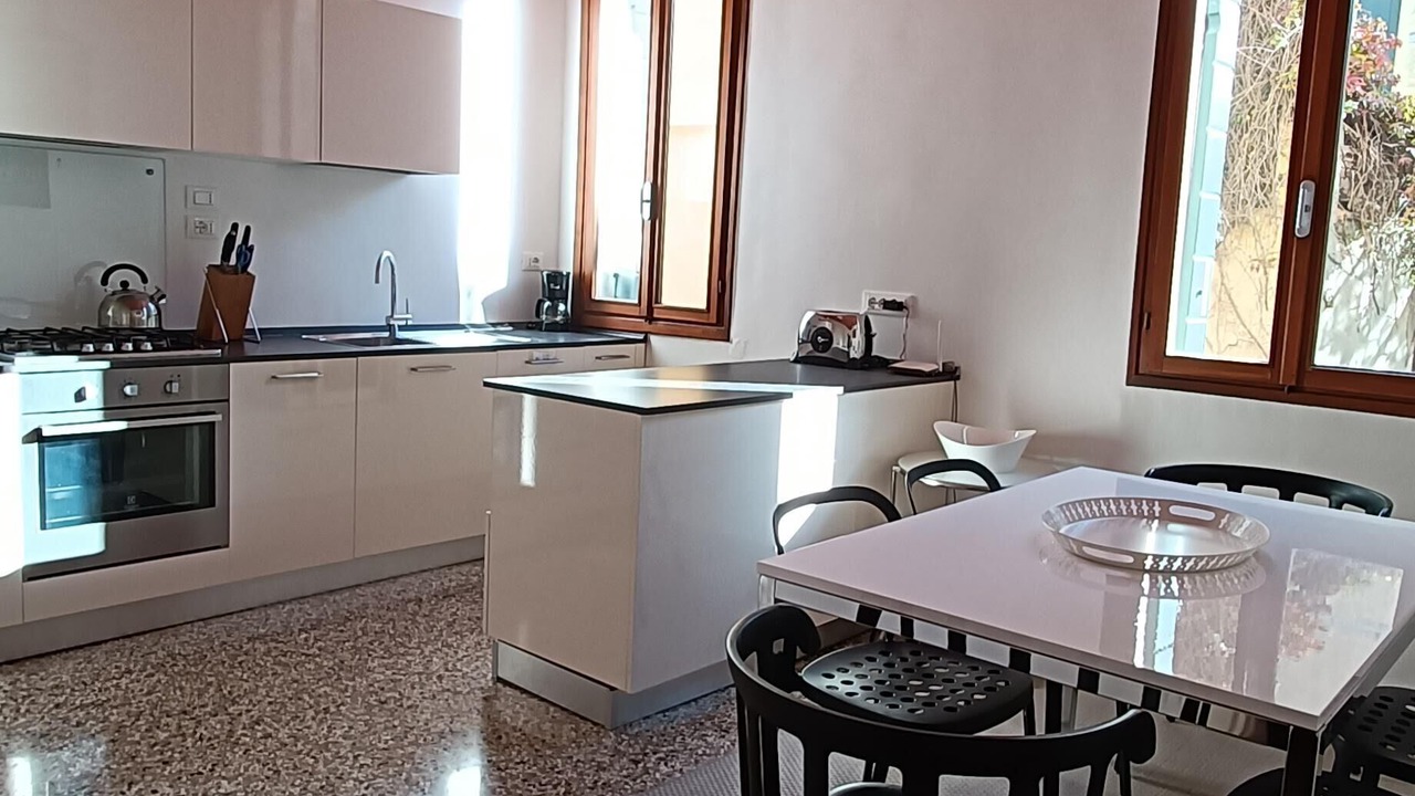 Photo of Kitchen in Dorsoduro