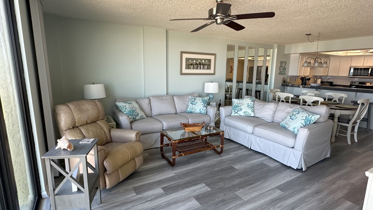 Photo of Livingroom in Crescent Beach