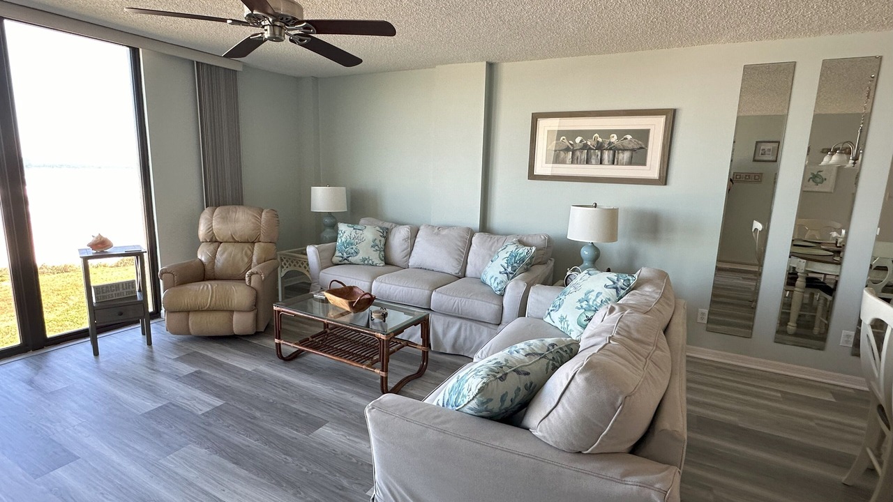 Photo of Livingroom in Crescent Beach