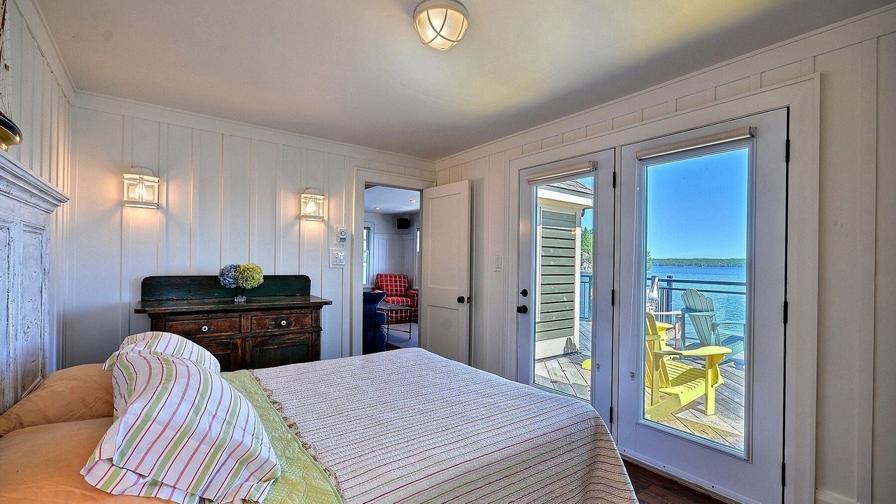 Photo of Bedroom in Utterson