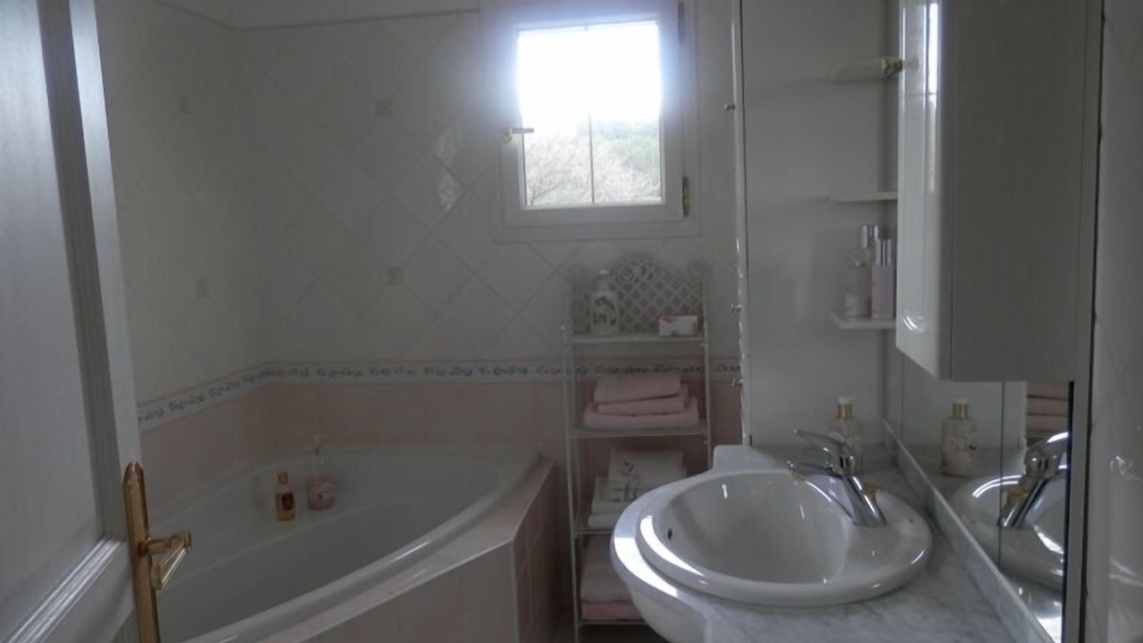 Photo of Bathroom in Boisset-et-Gaujac