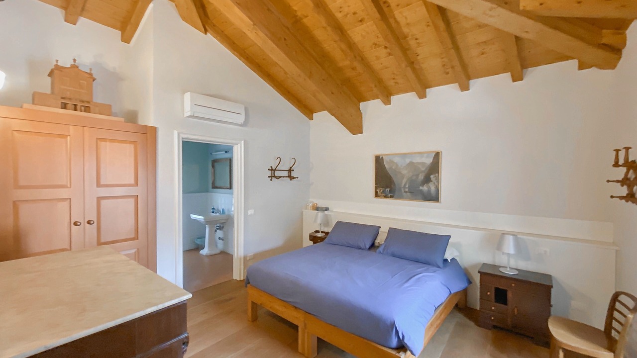 Photo of Bedroom in Tremezzo