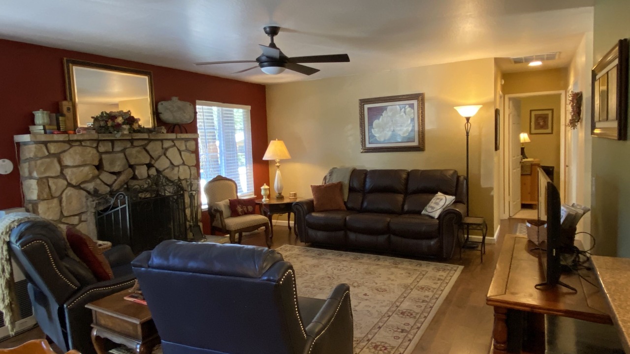 Photo of Livingroom in Pollock Pines
