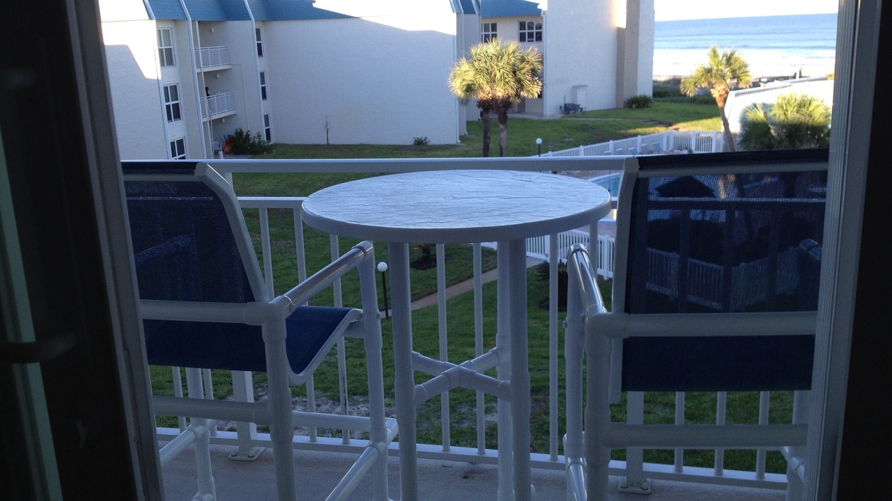 Photo of Patio Balcony in Crescent Beach