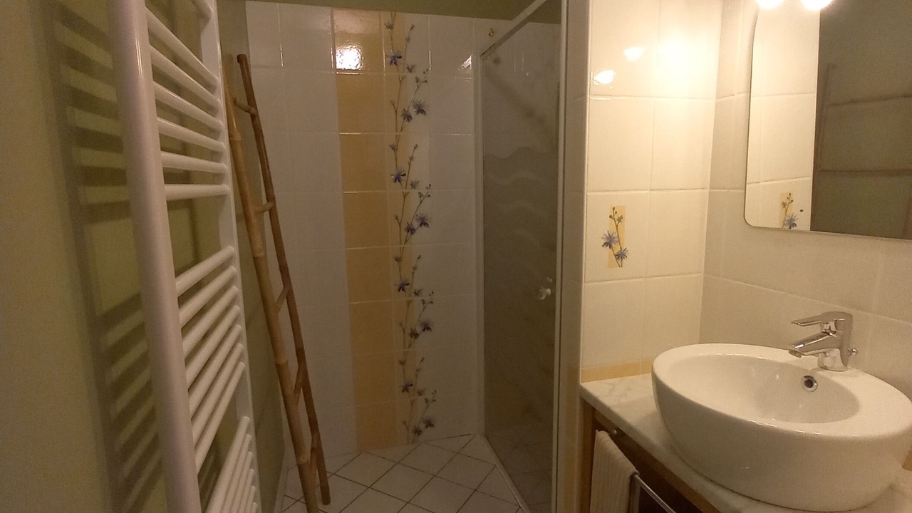 Photo of Bathroom in Bourre