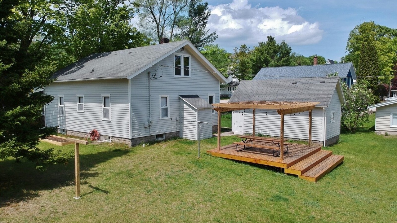 Photo of Patio Balcony in Suttons Bay