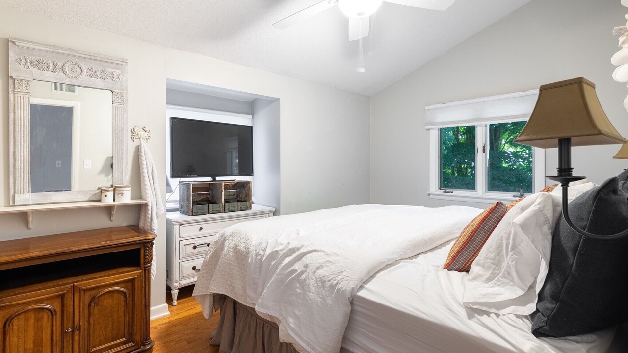 Photo of Bedroom in Niantic