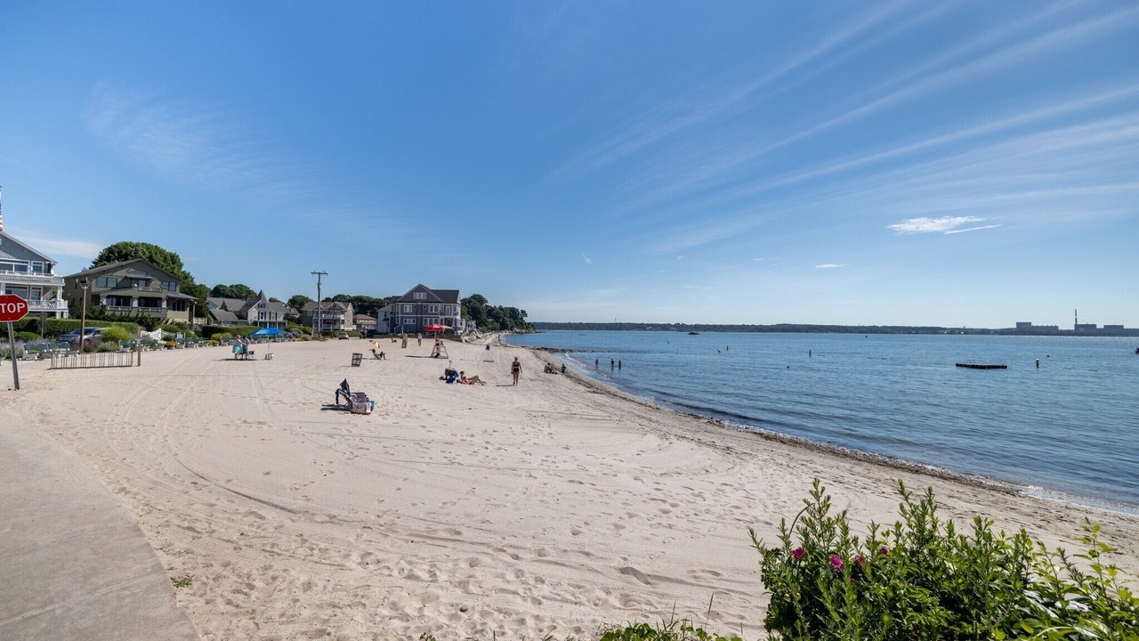 Photo of Others in Niantic