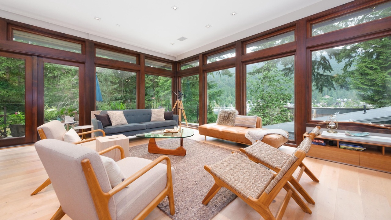 Photo of Livingroom in Deep Cove