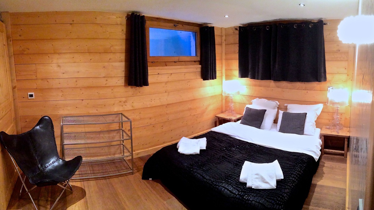 Photo of Bedroom in Les Tines