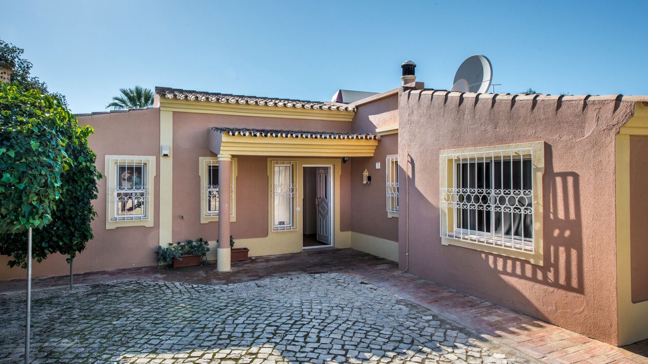 Photo of Outdoor in Guia