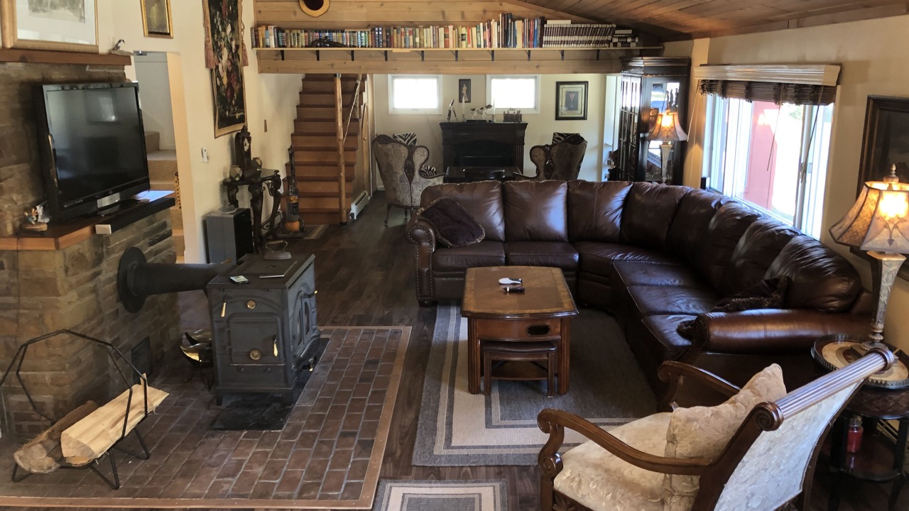 Photo of Livingroom in Mayfield