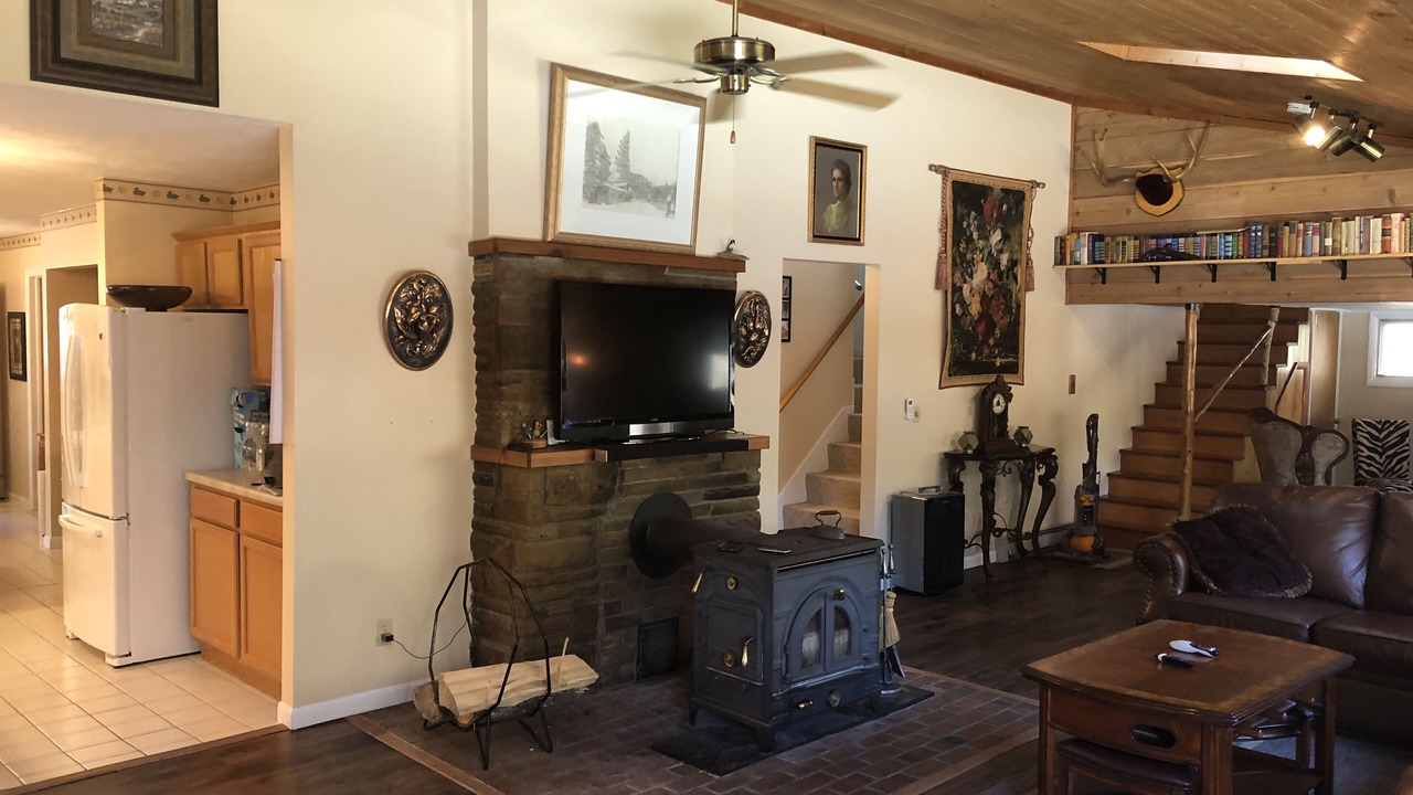 Photo of Livingroom in Mayfield