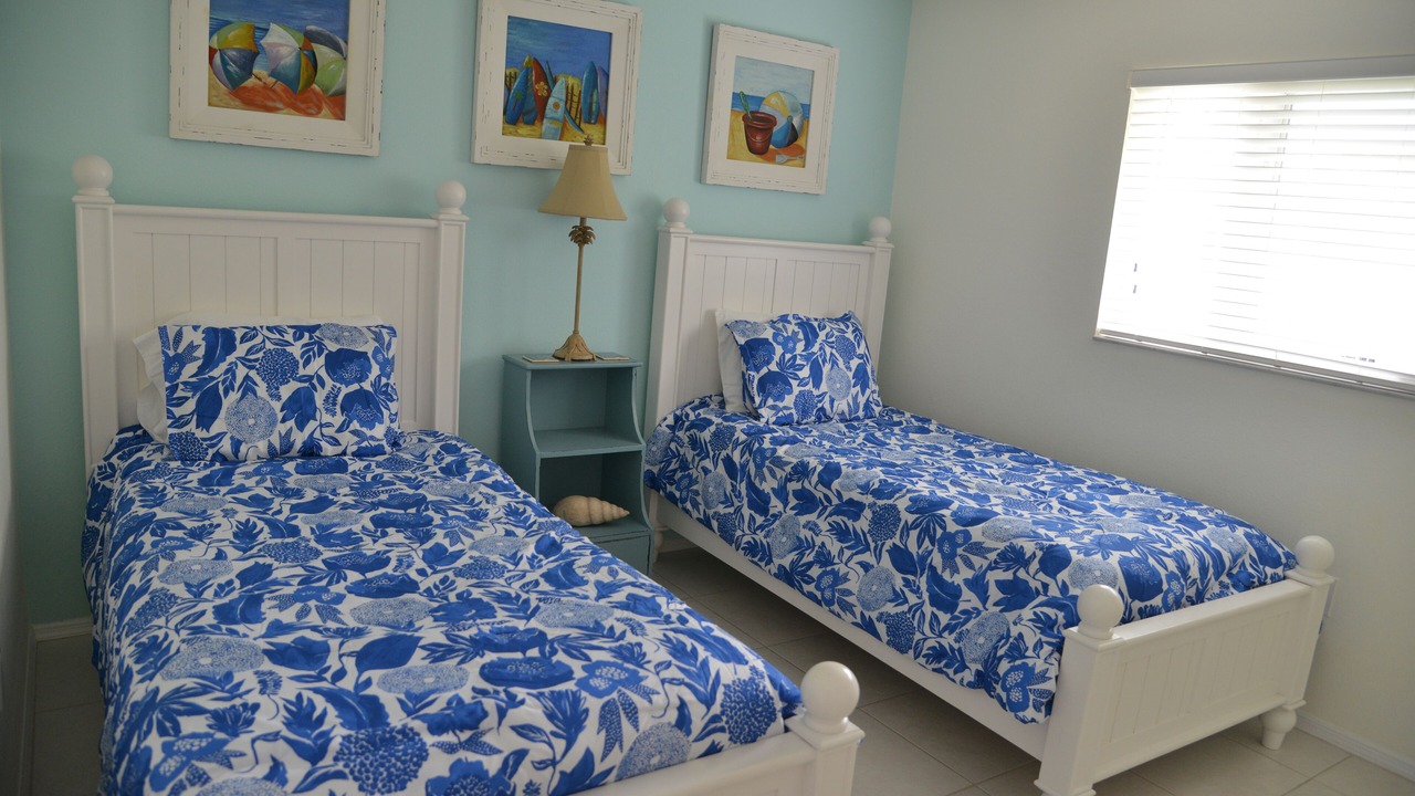 Photo of Bedroom in Golden Beach