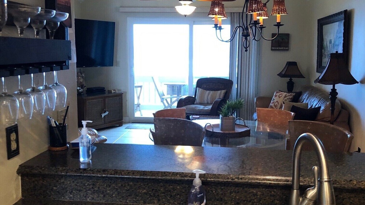 Photo of Livingroom in Crescent Beach
