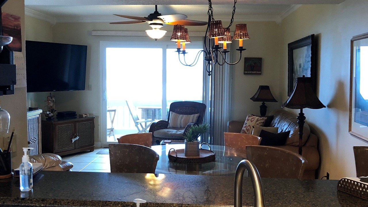 Photo of Livingroom in Crescent Beach