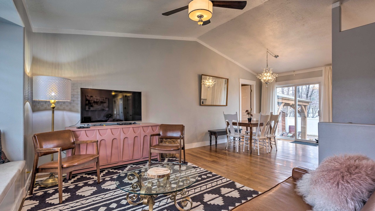 Photo of Livingroom in Lehi