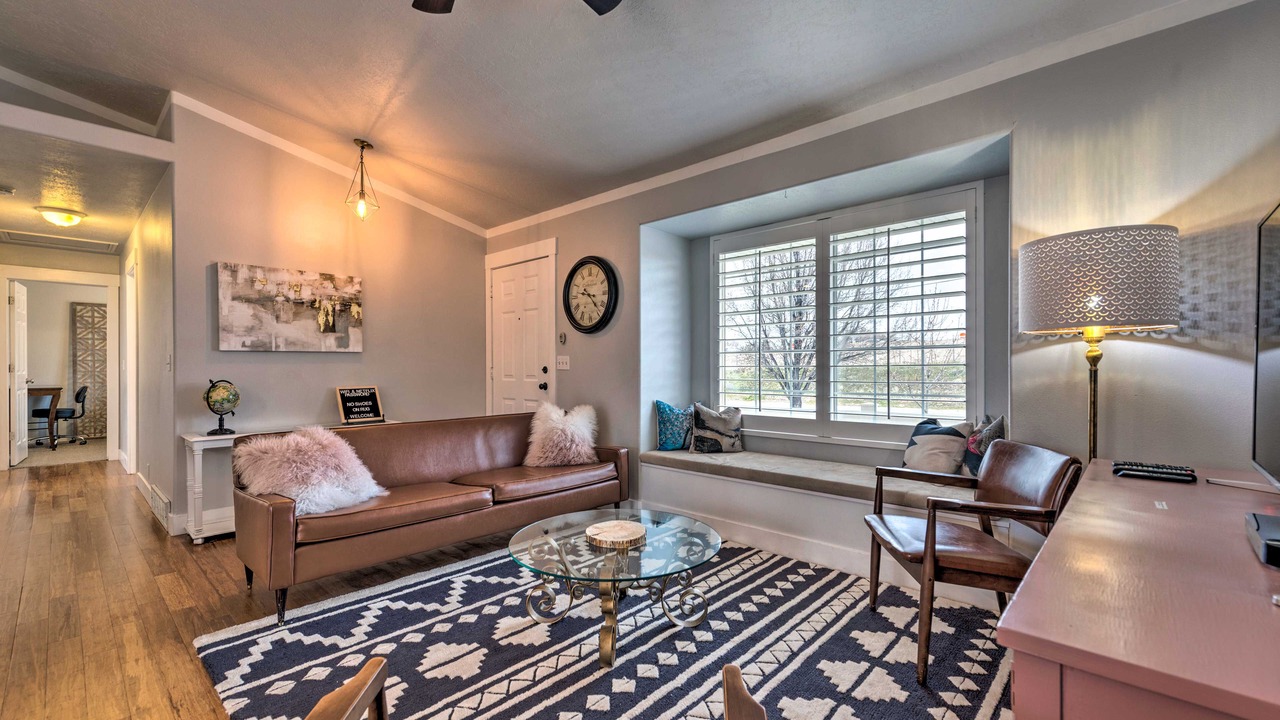 Photo of Livingroom in Lehi