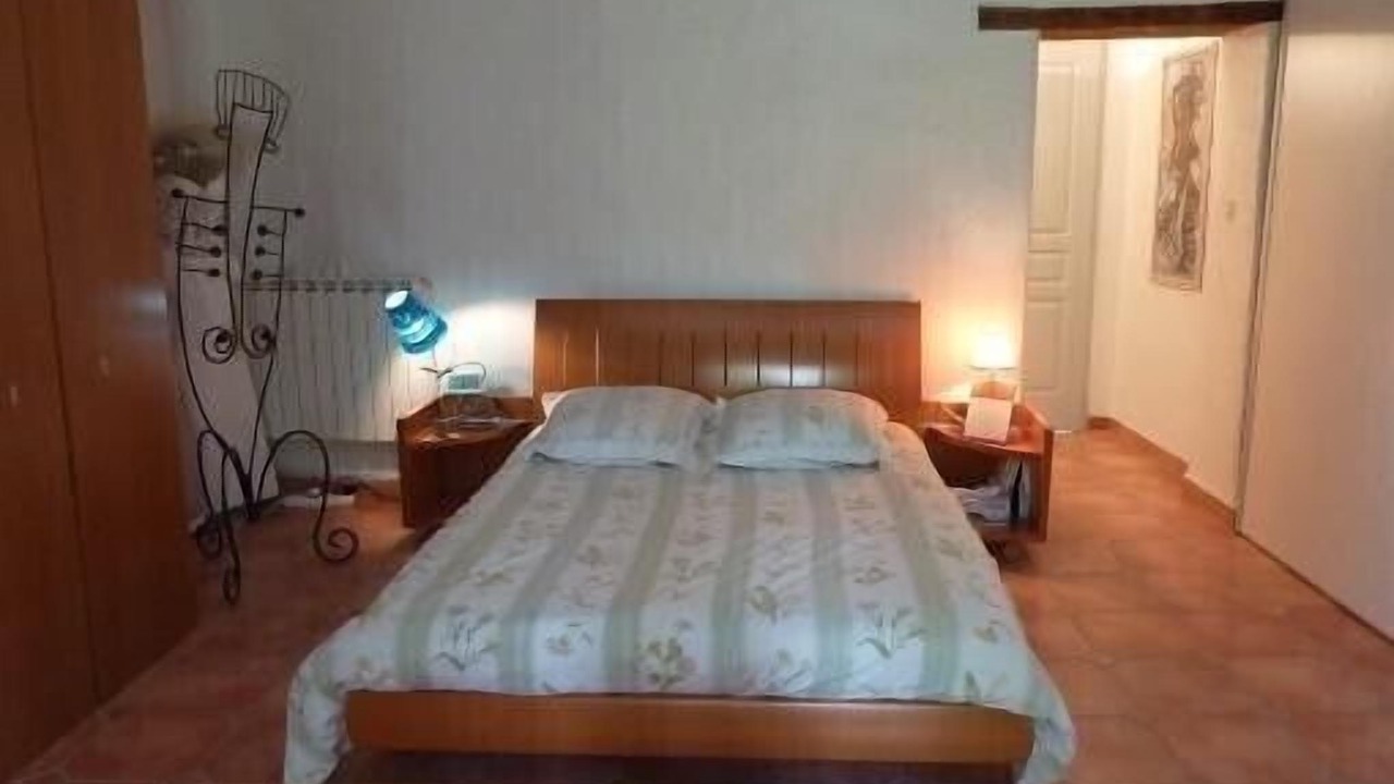 Photo of Bedroom in Caumont-sur-Durance