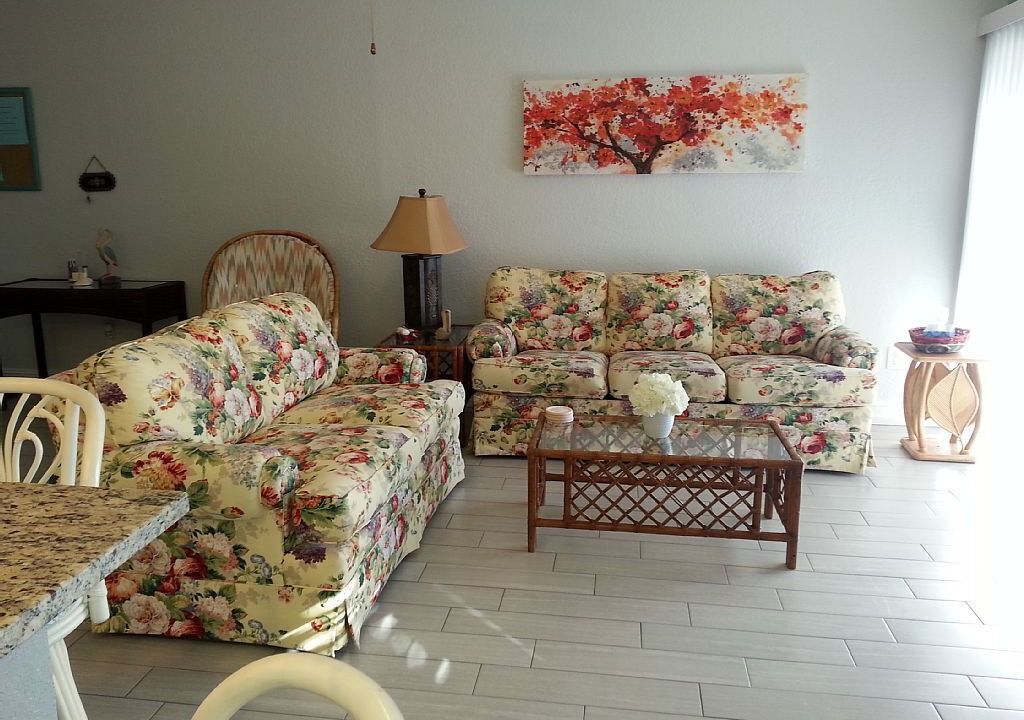 Photo of Livingroom in Gulf Gate Estates