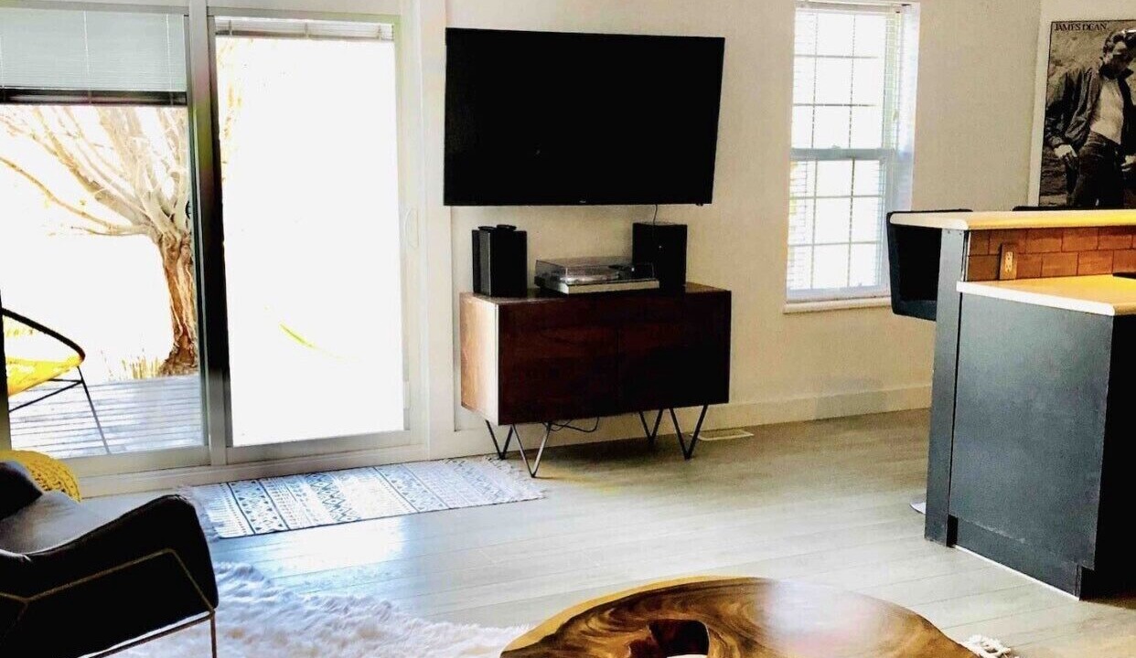 Photo of Livingroom in Okanagan-Similkameen