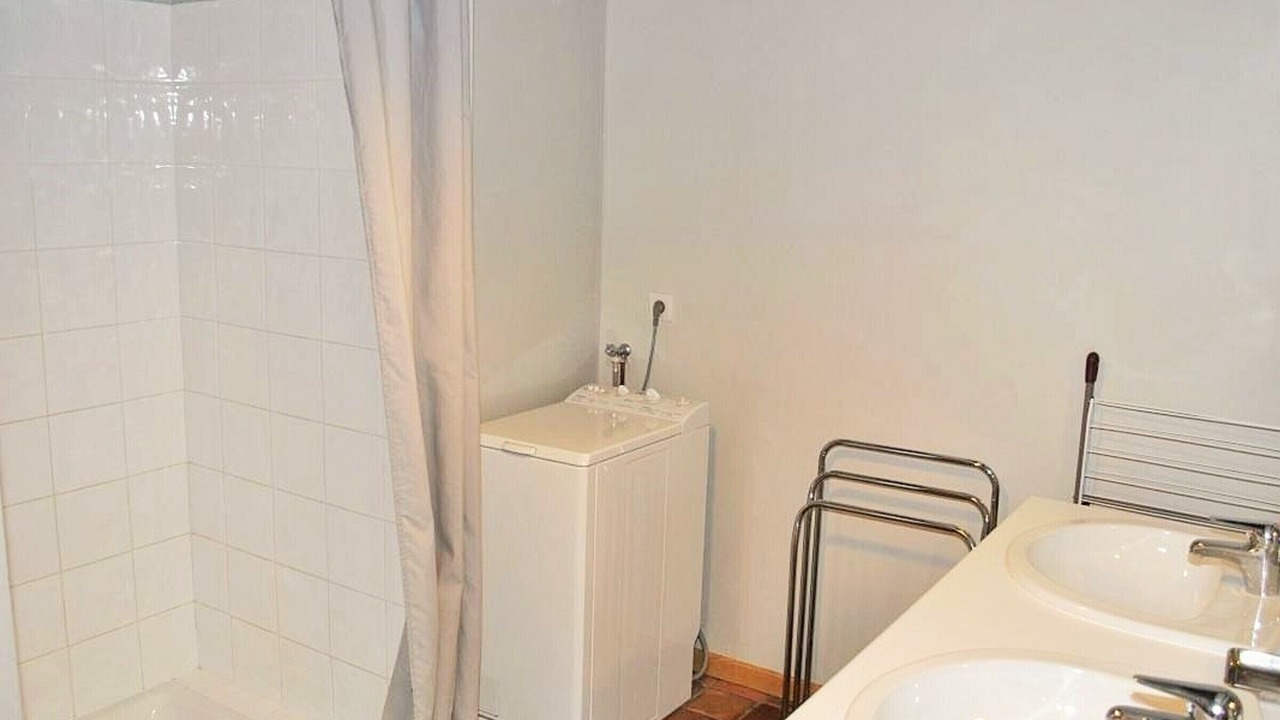 Photo of Bathroom in Betz-le-Chateau
