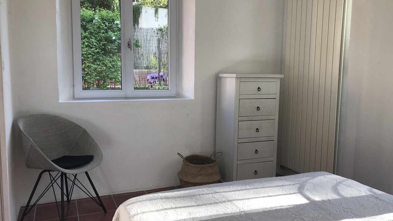 Photo of Bedroom in Pernes-les-Fontaines