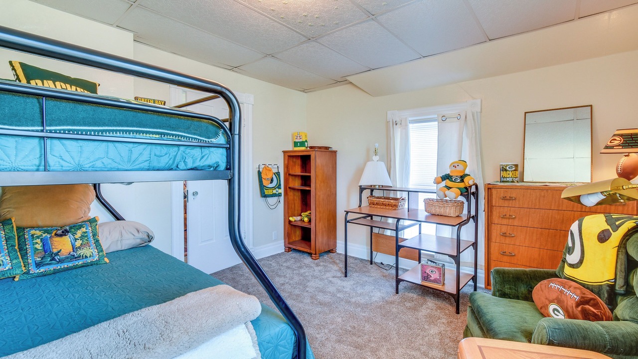 Photo of Bedroom in Manitowoc