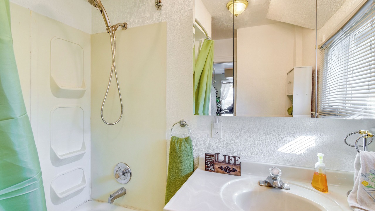 Photo of Bathroom in Manitowoc