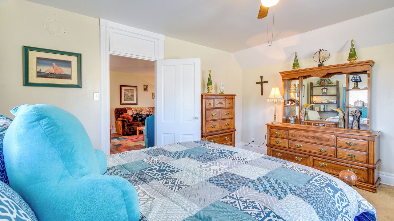 Photo of Bedroom in Manitowoc