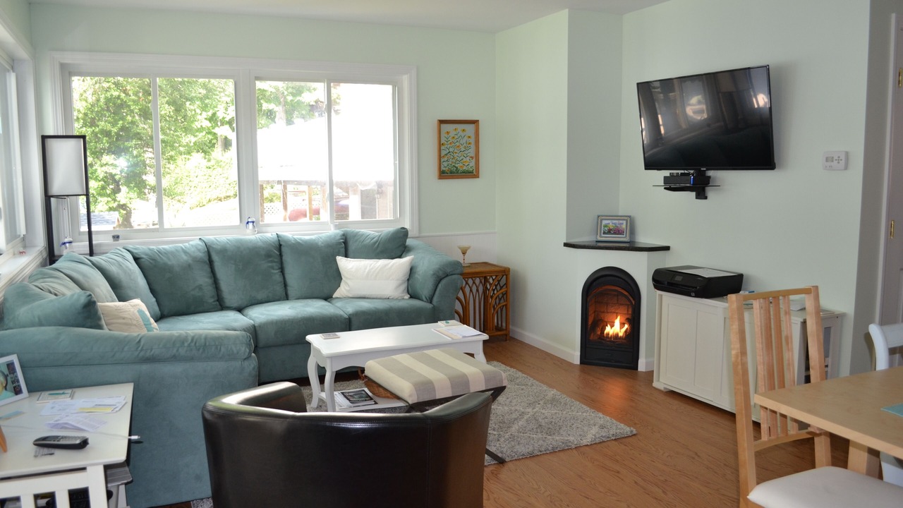 Photo of Livingroom in Middlefield