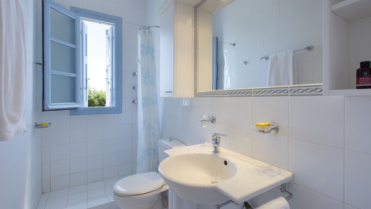 Photo of Bathroom in Ydrousa