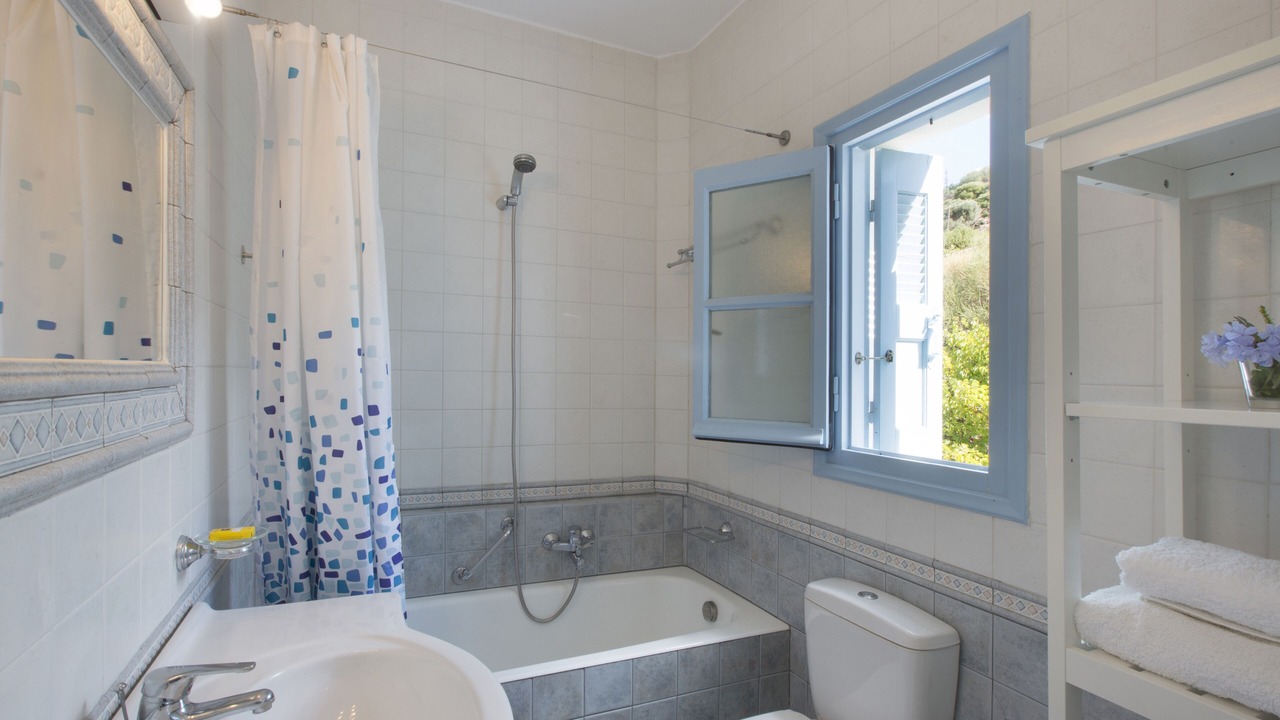 Photo of Bathroom in Ydrousa