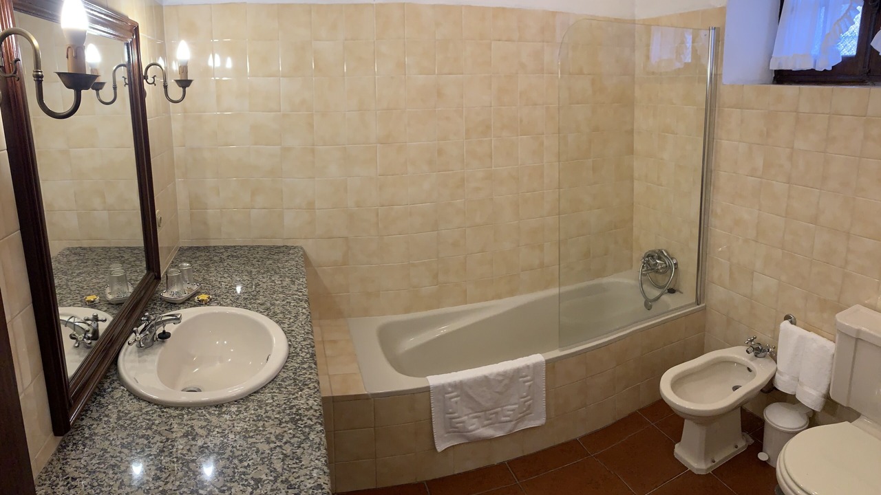 Photo of Bathroom in Quintiaes
