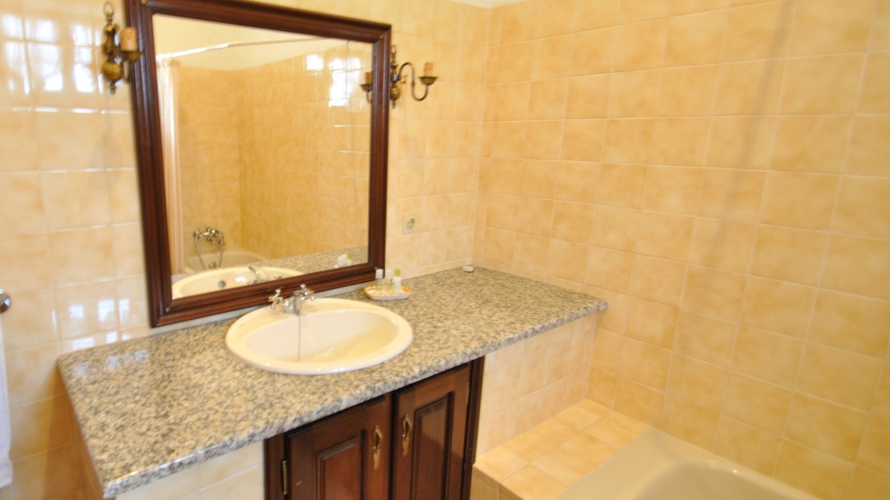 Photo of Bathroom in Quintiaes