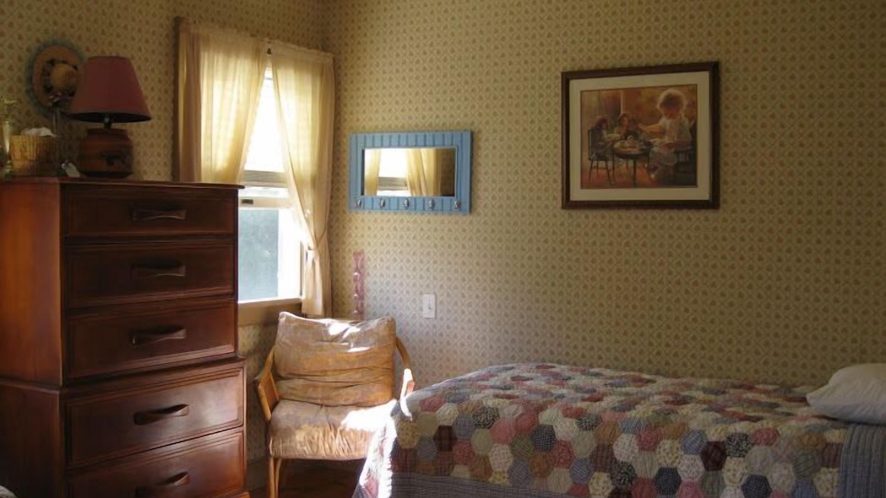 Photo of Bedroom in East Marion