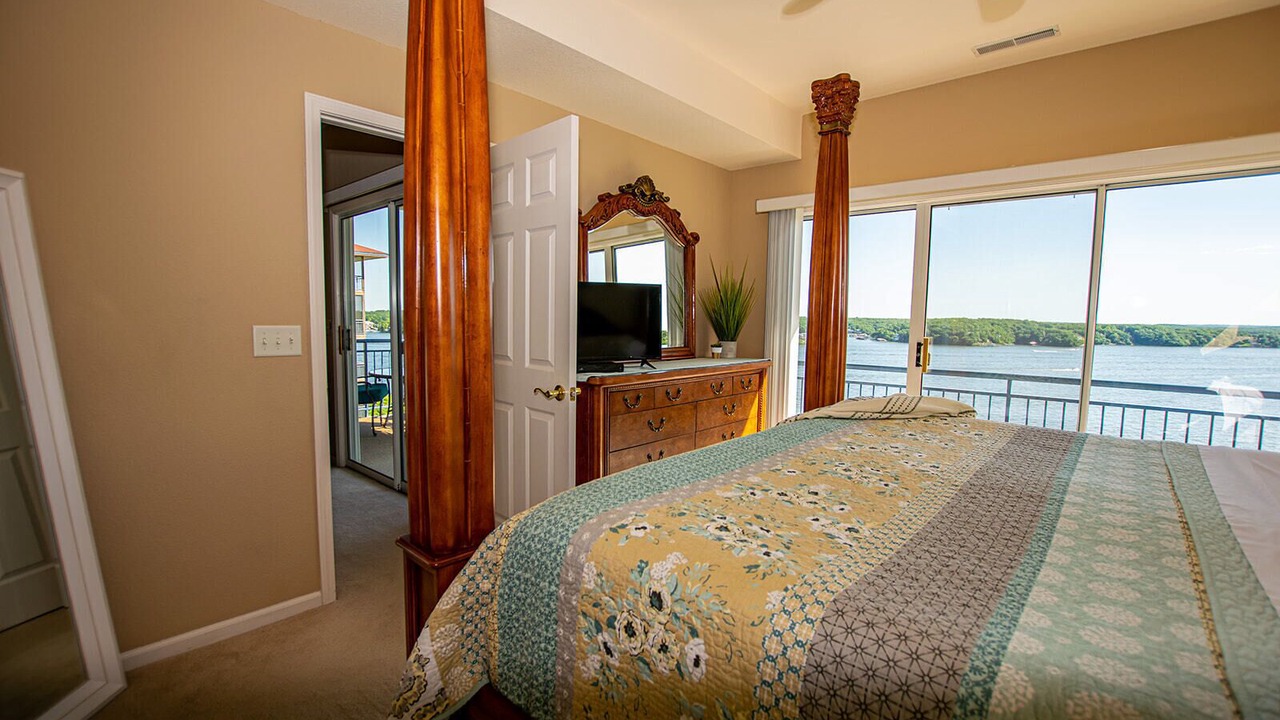 Photo of Bedroom in Lake Ozark