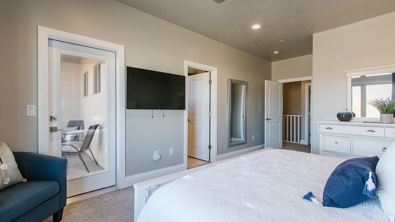 Photo of Bedroom in Hurricane
