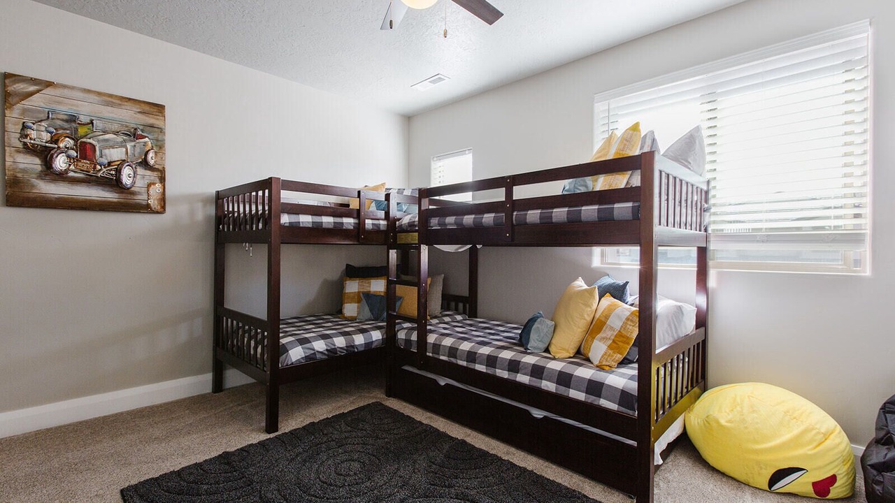 Photo of Bedroom in Hurricane