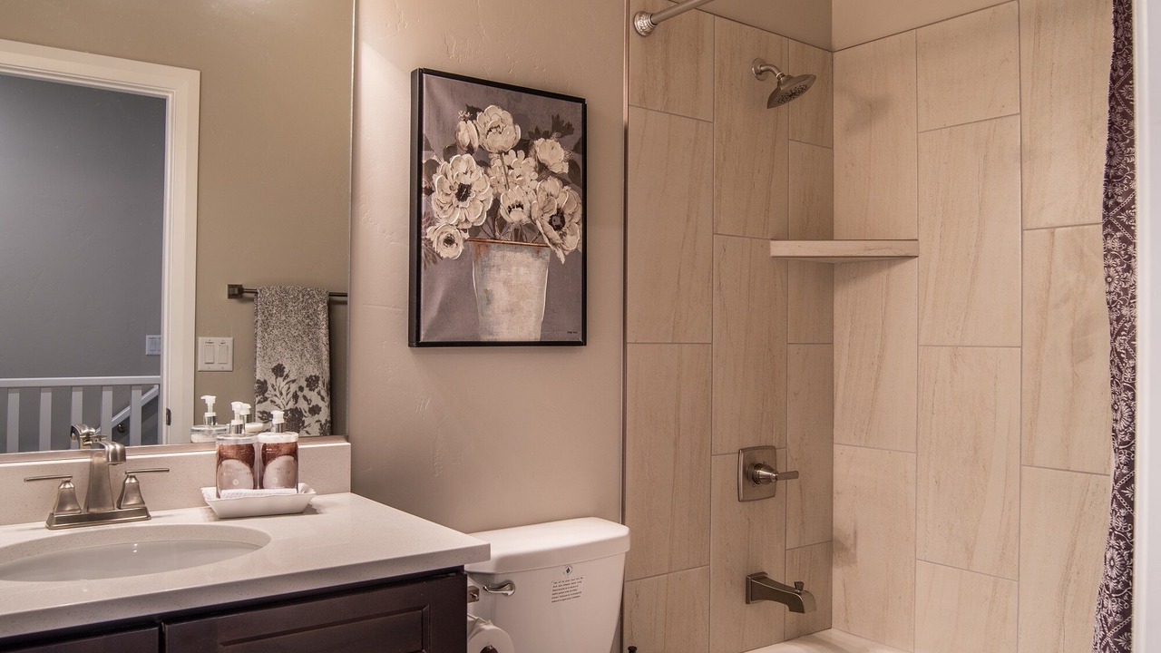 Photo of Bathroom in Hurricane