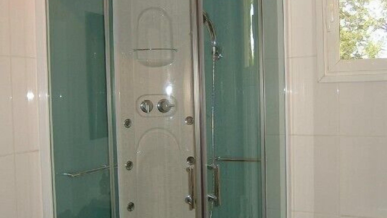 Photo of Bathroom in Saint-Martin-de-Crau