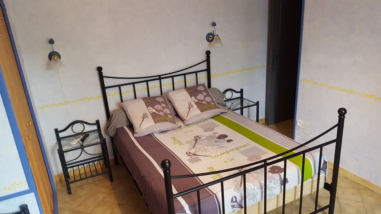 Photo of Bedroom in Sorgues