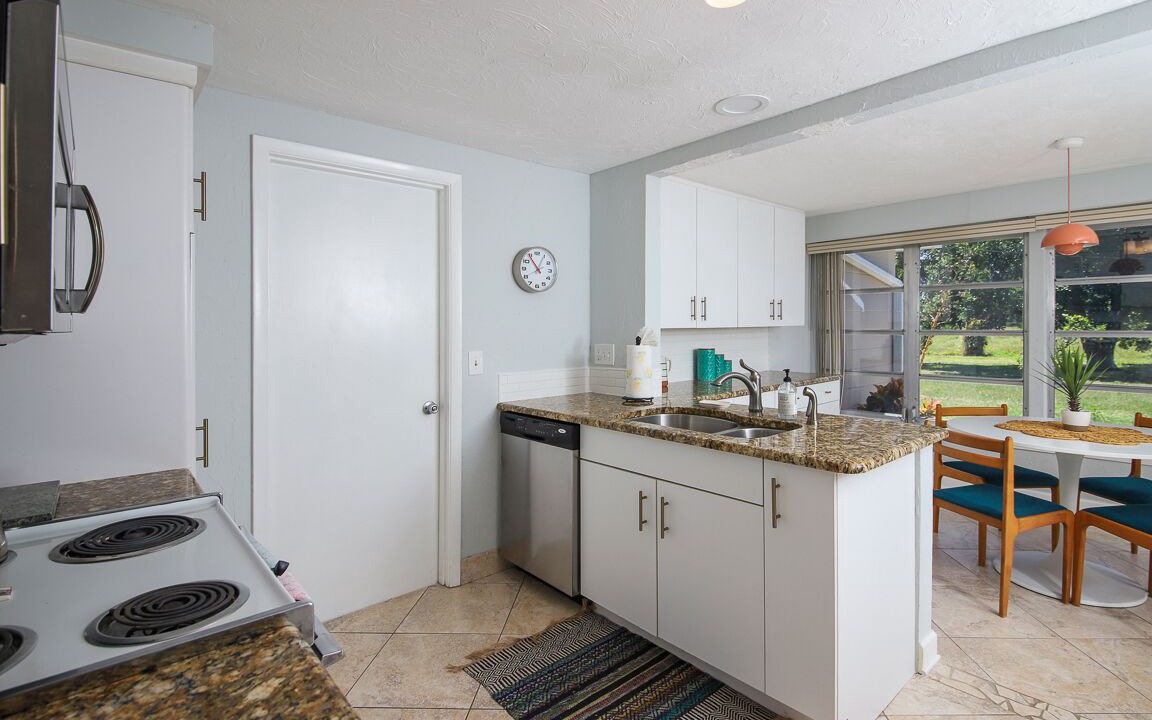 Photo of Kitchen in Gulf Gate Estates