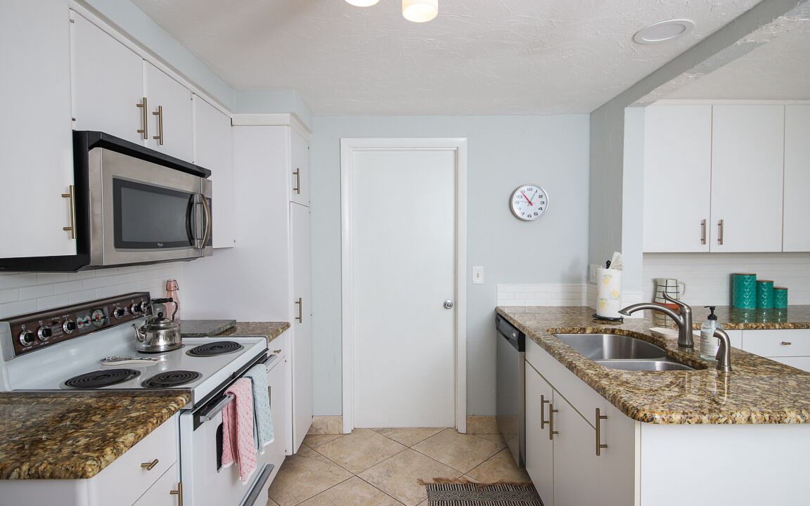 Photo of Kitchen in Gulf Gate Estates