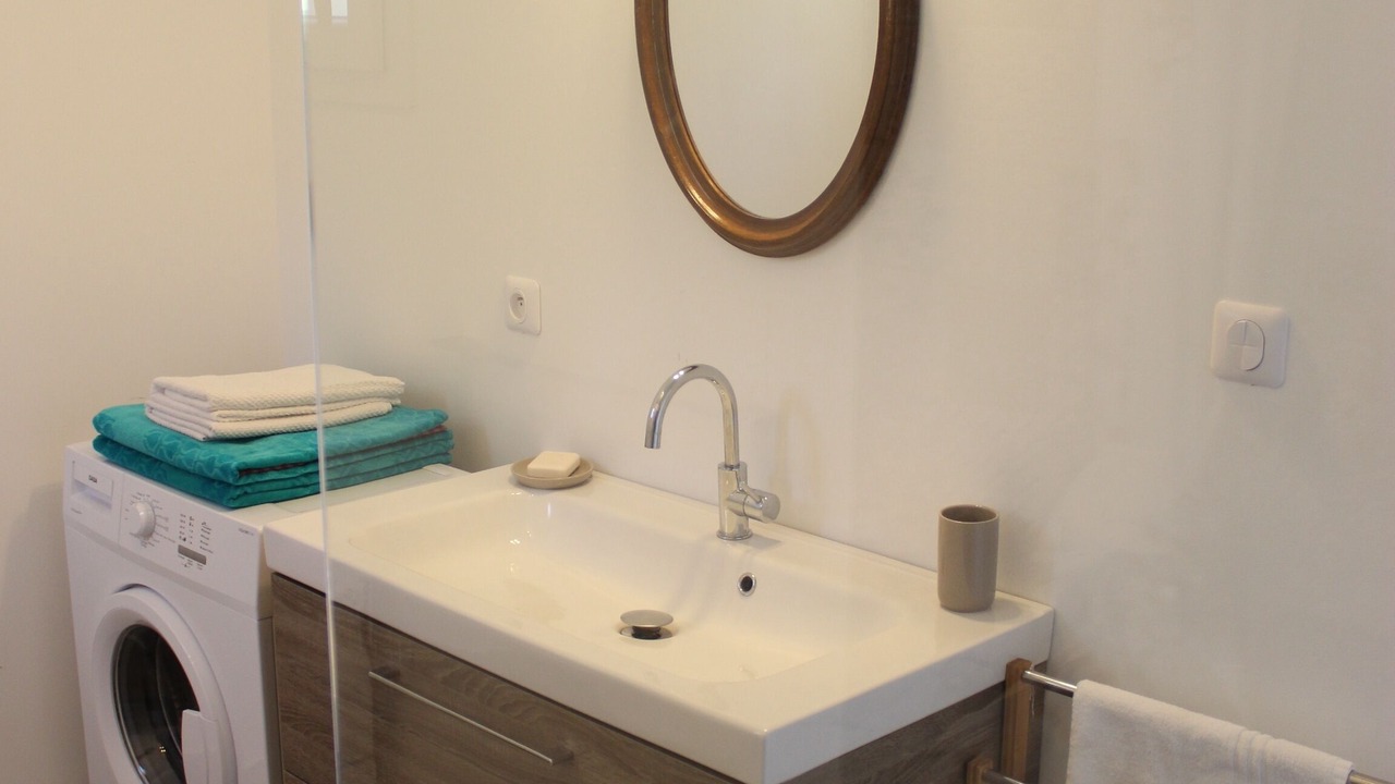 Photo of Bathroom in Saint-Julien-de-Peyrolas
