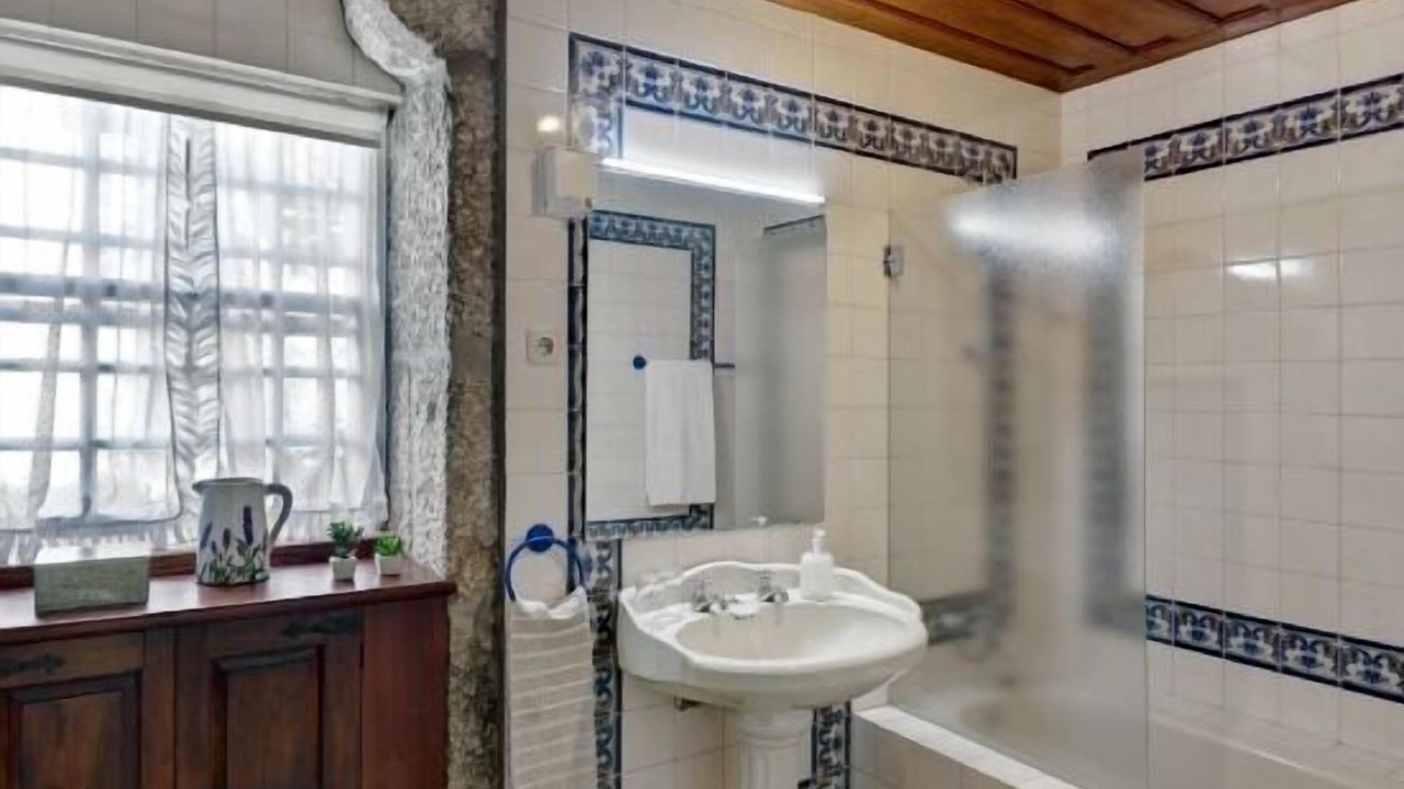 Photo of Bathroom in Ponte de Lima