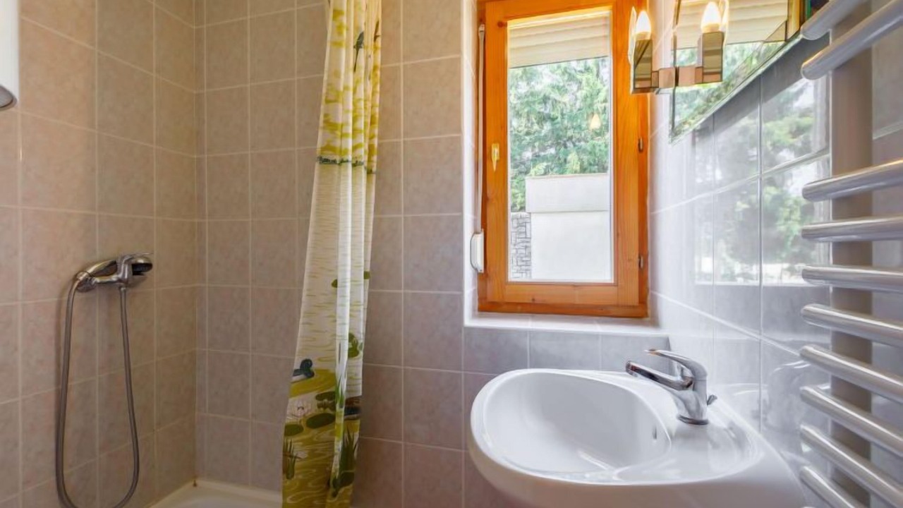 Photo of Bathroom in Balatonakarattya