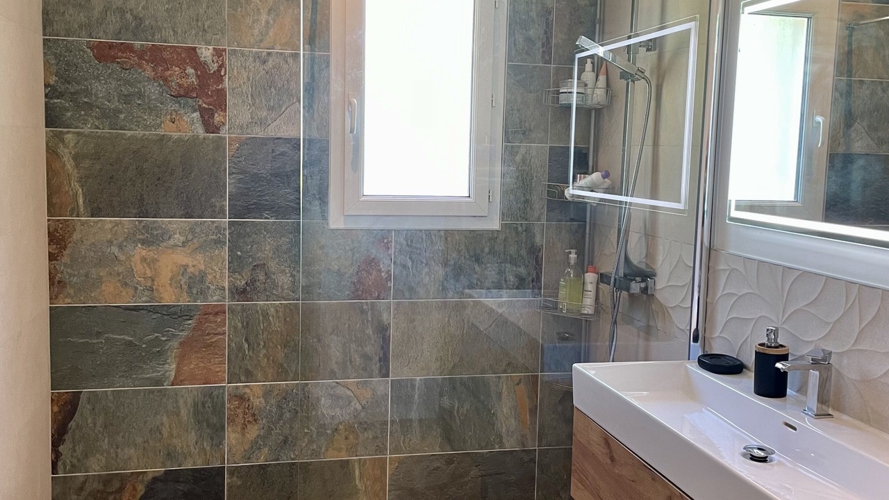 Photo of Bathroom in Boisset-et-Gaujac