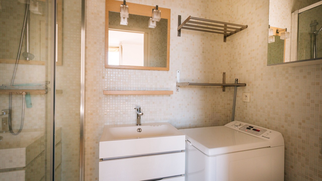 Photo of Bathroom in 8th Arrondissement